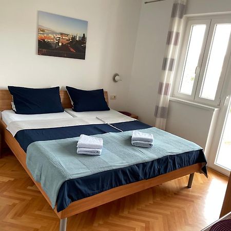 Superior Rooms Sea Side View Rab Town Exterior foto