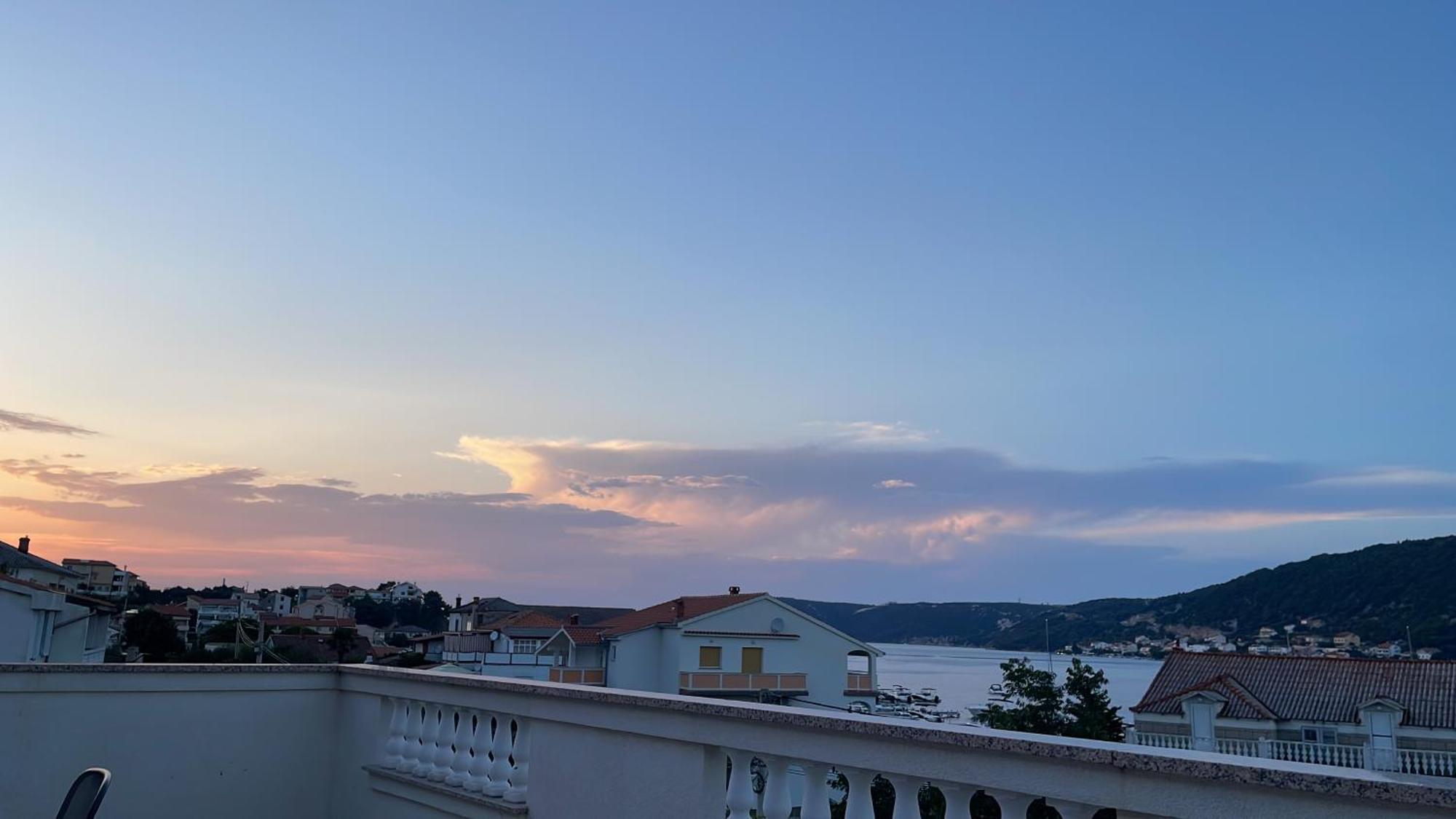 Superior Rooms Sea Side View Rab Town Exterior foto