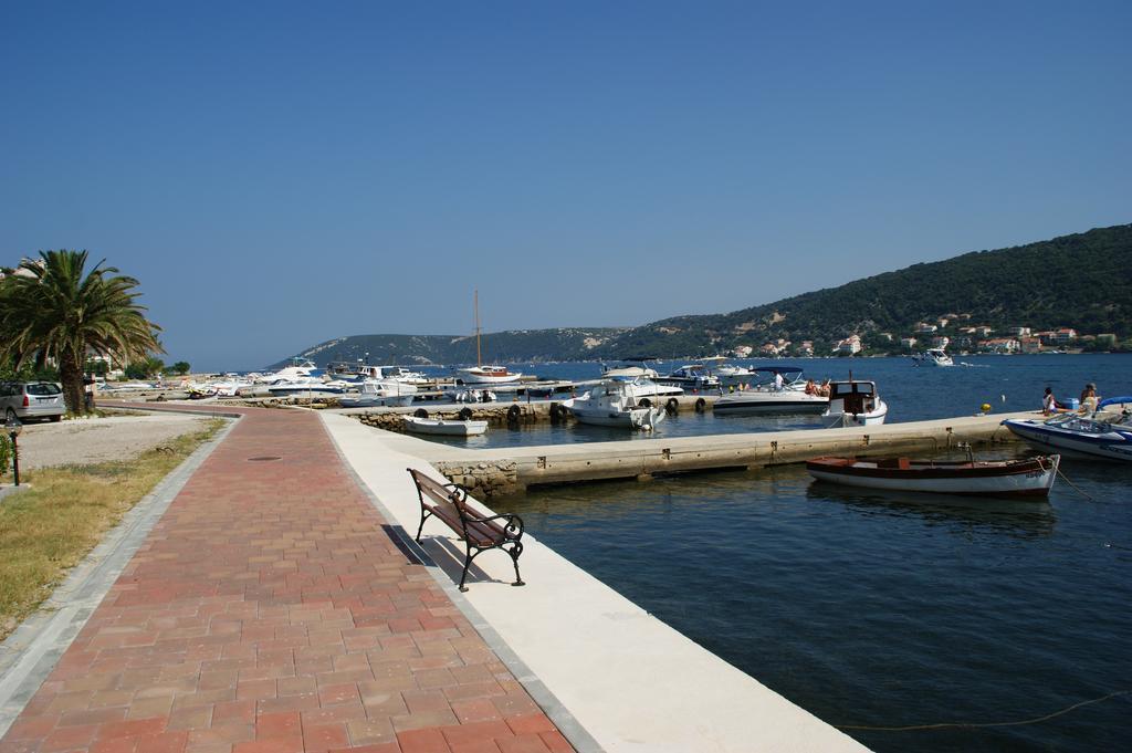 Superior Rooms Sea Side View Rab Town Exterior foto